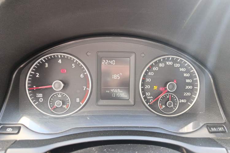 Used Volkswagen Sagitar 2011 1.6L Manual Fashion Edition Instrument Cluster
