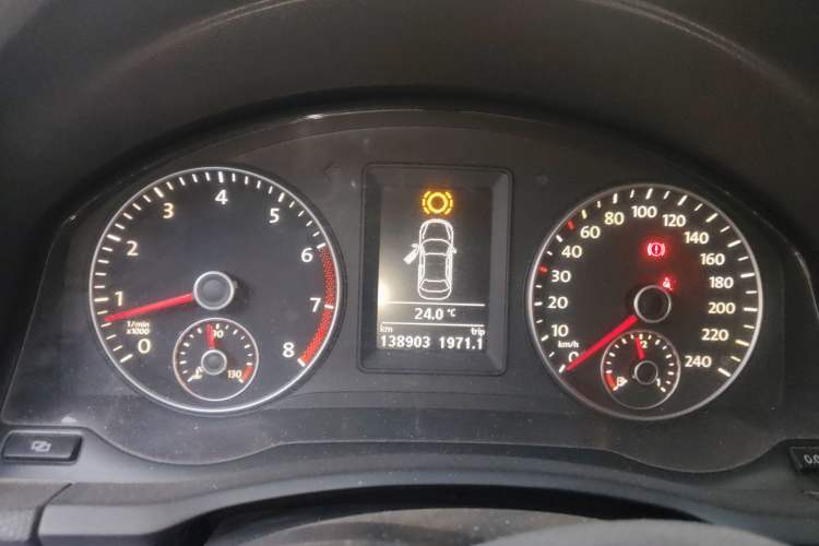 Used Volkswagen Sagitar 2011 1.4 TSI Automatic Tech Model Instrument Cluster