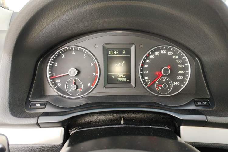 Used Volkswagen Sagitar 2011 1.6L Automatic Comfort Edition Instrument Cluster