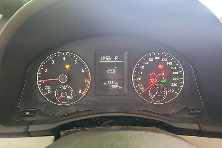Used Volkswagen Sagitar 2011 1.6L Automatic Comfort Edition Instrument Cluster