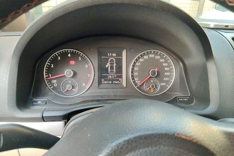 Used Volkswagen Sagitar 2011 1.4 TSI Manual Tech Model Instrument Cluster