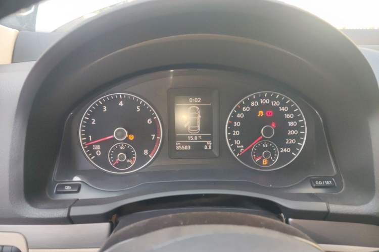 Used Volkswagen Sagitar 2011 1.4 TSI Manual Luxury Edition Instrument Cluster