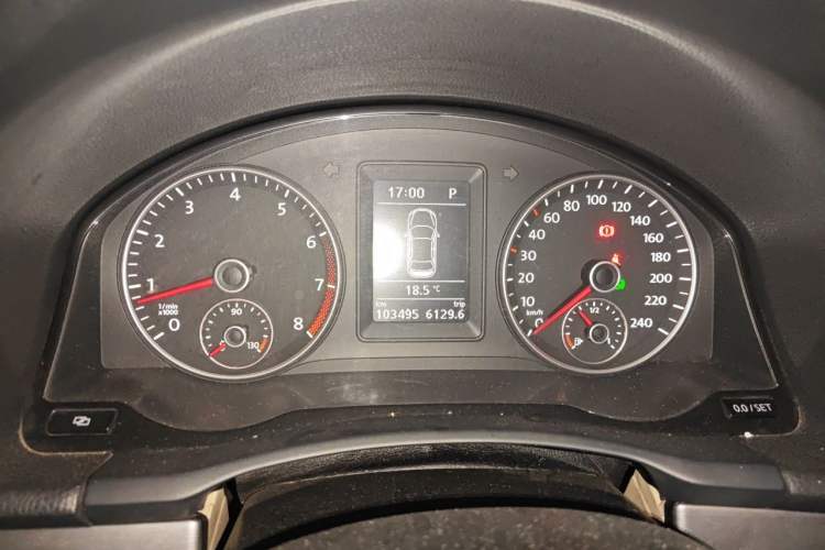 Used Volkswagen Sagitar 2011 1.4 TSI Automatic Luxury Edition Instrument Cluster