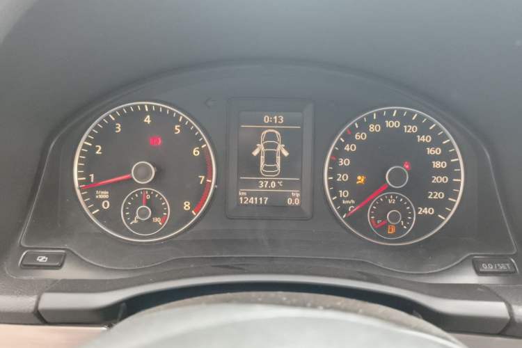 Used Volkswagen Sagitar 2011 1.4 TSI Manual Tech Model Instrument Cluster