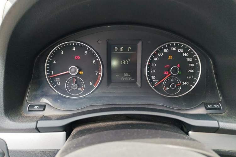 Used Volkswagen Sagitar 2011 1.6L Automatic Special Edition Instrument Cluster
