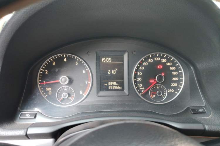 Used Volkswagen Sagitar 2011 1.6L Manual Comfort Version Instrument Cluster