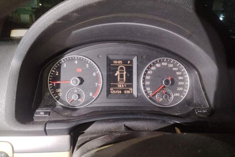 Used Volkswagen Sagitar 2011 1.4 TSI Automatic Tech Model Instrument Cluster