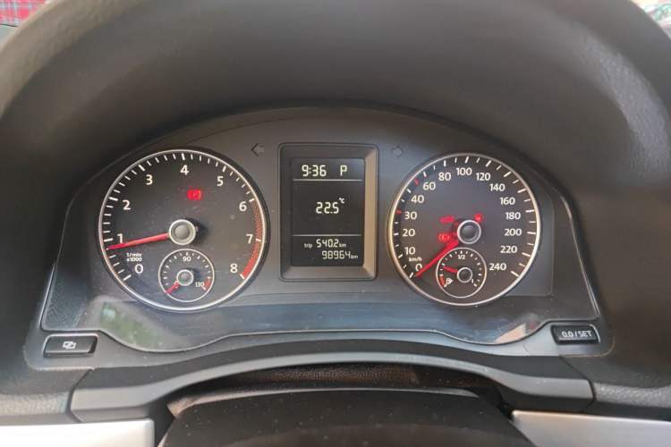 Used Volkswagen Sagitar 2011 1.6L Automatic Special Edition Instrument Cluster