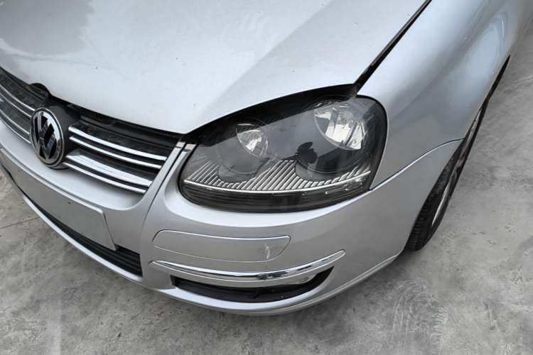 Used Volkswagen Sagitar 2011 1.4 TSI Automatic Tech Model Left Front Headlight