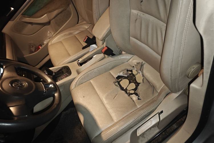 Used Volkswagen Sagitar 2011 1.4 TSI Automatic Luxury Edition Left Front Seat