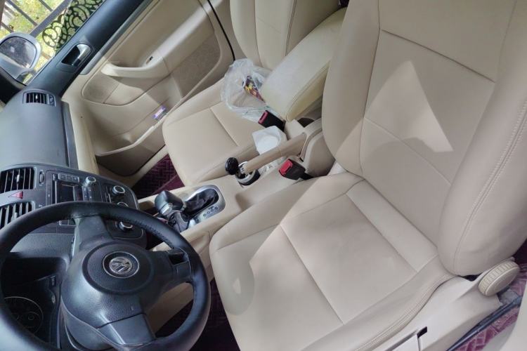 Used Volkswagen Sagitar 2011 1.6L Automatic Special Edition Left Front Seat