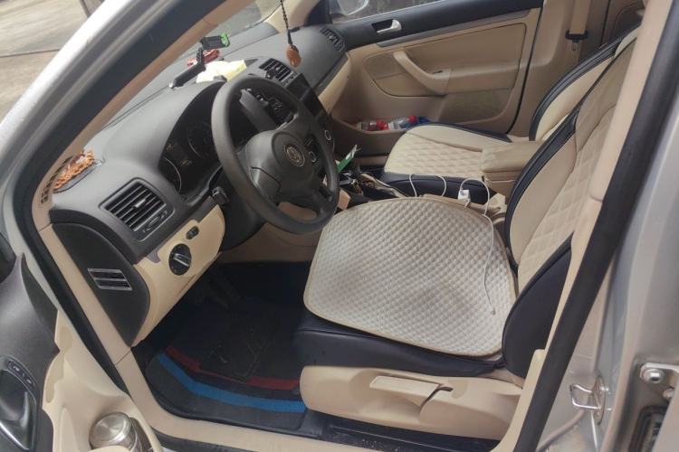 Used Volkswagen Sagitar 2011 1.6L Automatic Fashion Edition Left Front Seat
