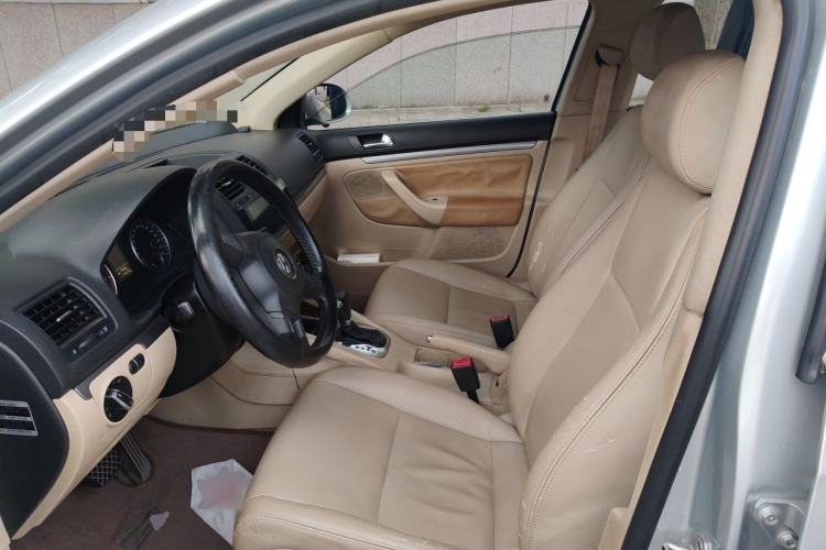 Used Volkswagen Sagitar 2011 1.6L Automatic Comfort Edition Left Front Seat