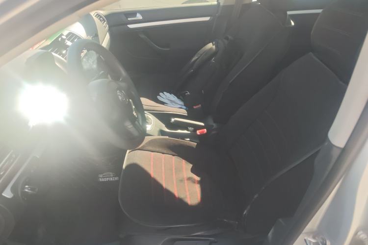 Used Volkswagen Sagitar 2011 1.6L Automatic Comfort Edition Left Front Seat