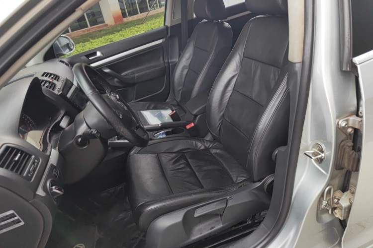 Used Volkswagen Sagitar 2011 1.6L Automatic Special Edition Left Front Seat