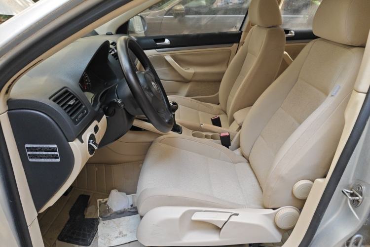 Used Volkswagen Sagitar 2011 1.4 TSI Manual Tech Model Left Front Seat