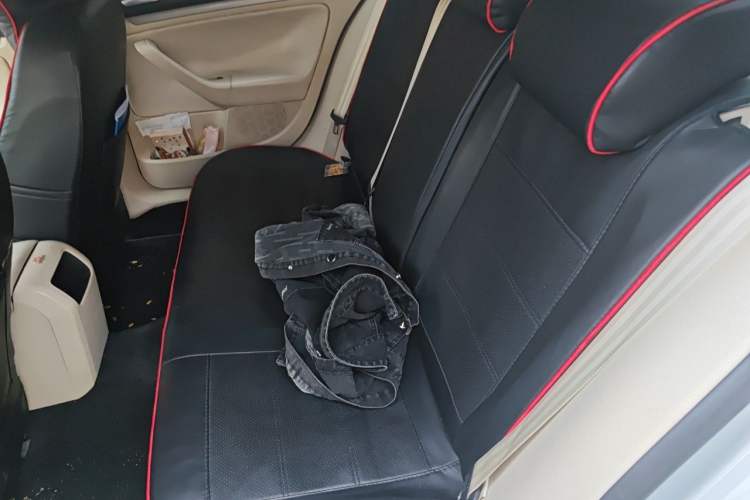 Used Volkswagen Sagitar 2011 1.6L Automatic Special Edition Left Rear Seat
