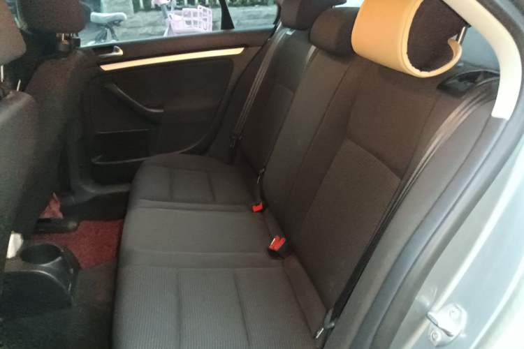 Used Volkswagen Sagitar 2011 1.6L Automatic Fashion Edition Left Rear Seat