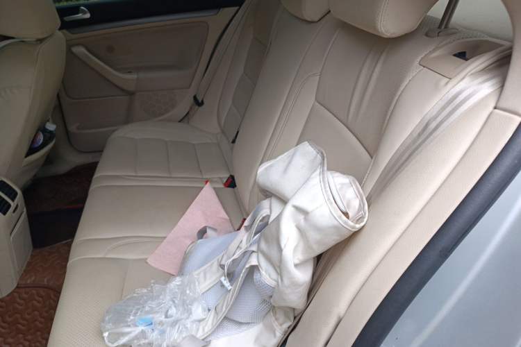 Used Volkswagen Sagitar 2011 1.4 TSI Automatic Luxury Edition Left Rear Seat