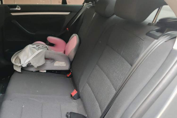 Used Volkswagen Sagitar 2011 1.4 TSI Automatic Tech Model Left Rear Seat