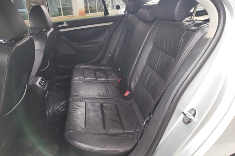 Used Volkswagen Sagitar 2011 1.6L Automatic Special Edition Left Rear Seat