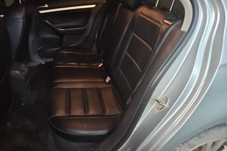 Used Volkswagen Sagitar 2011 1.4 TSI Automatic Luxury Edition Left Rear Seat