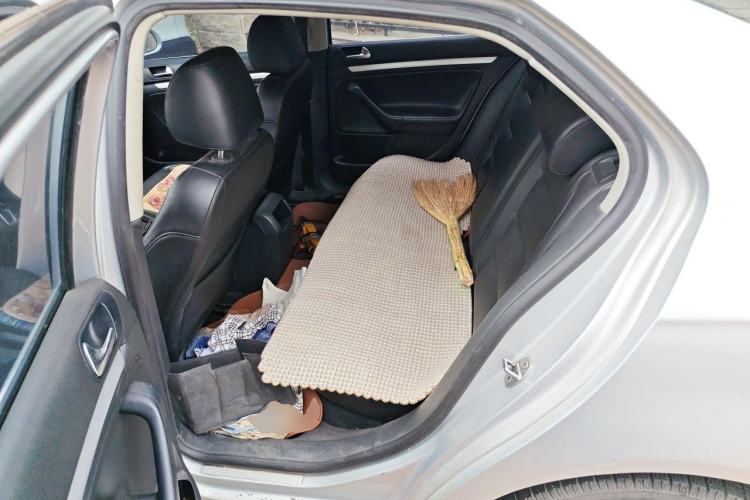 Used Volkswagen Sagitar 2011 1.6L Automatic Special Edition Left Rear Seat