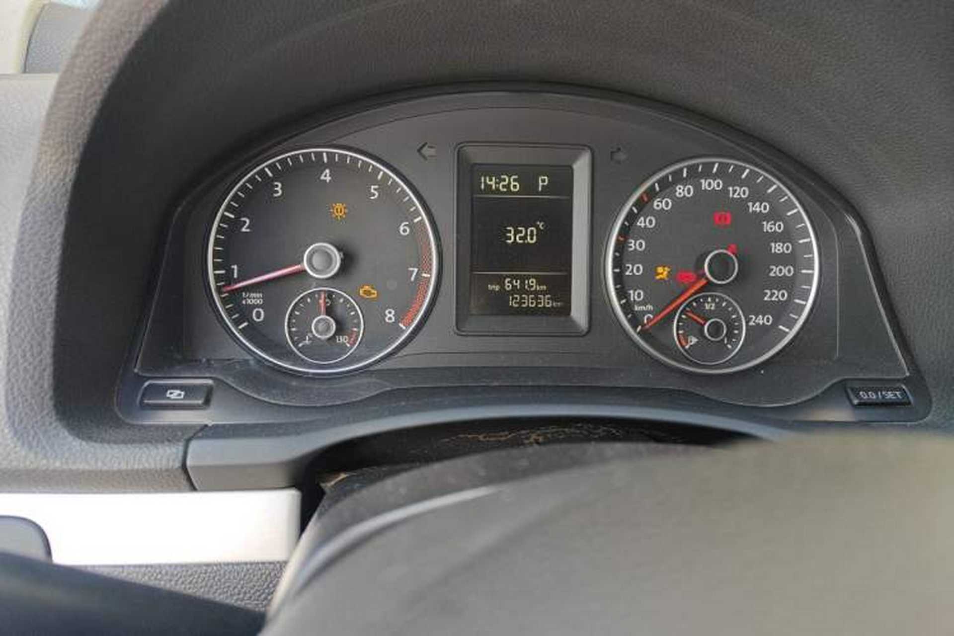Used Volkswagen Sagitar 2011 1.6L Automatic Comfort Edition Odometer Close Up