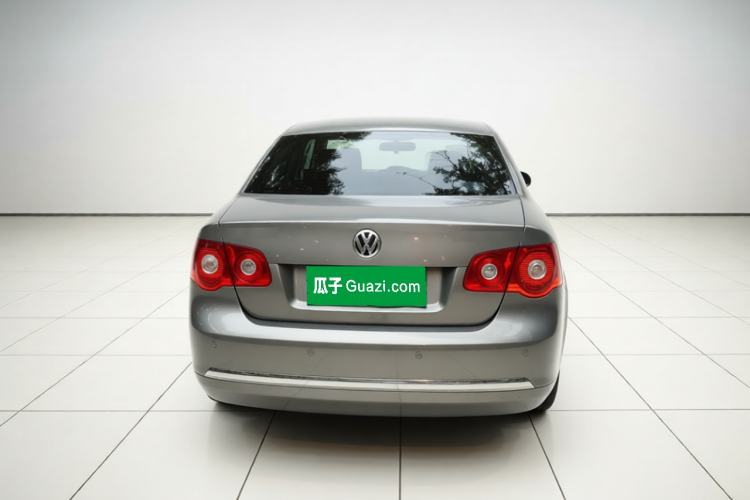 Used Volkswagen Sagitar 2011 1.6L Automatic Fashion Edition Rear
