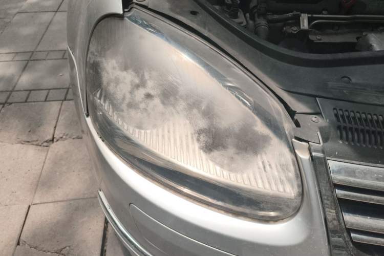 Used Volkswagen Sagitar 2011 1.4 TSI Manual Luxury Edition Right Front Headlight