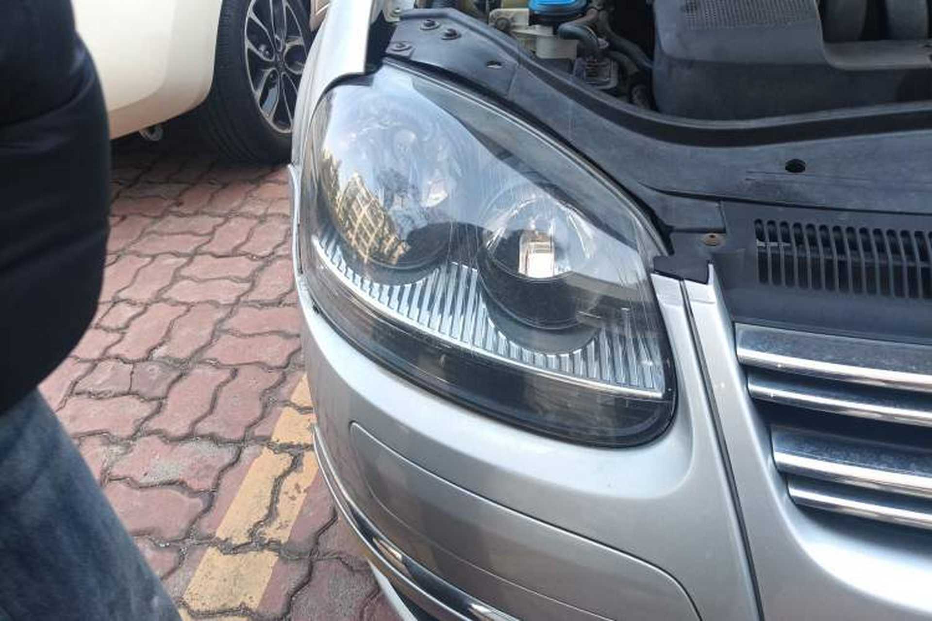 Used Volkswagen Sagitar 2011 1.6L Automatic Comfort Edition Right Front Headlight