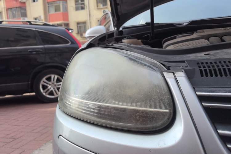 Used Volkswagen Sagitar 2011 1.6L Automatic Comfort Edition Right Front Headlight
