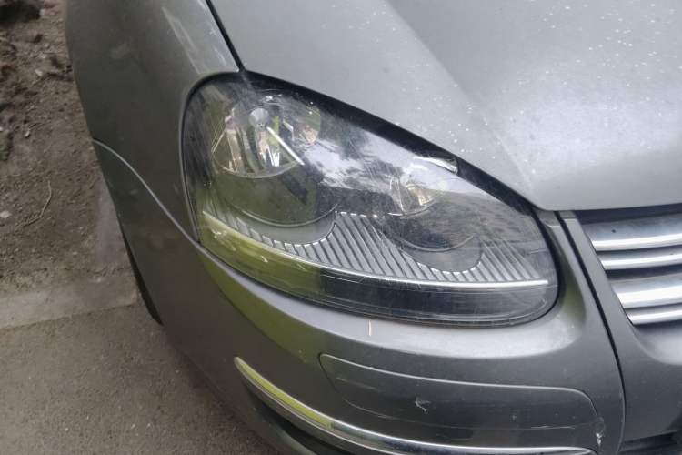 Used Volkswagen Sagitar 2011 1.4 TSI Automatic Tech Model Right Front Headlight