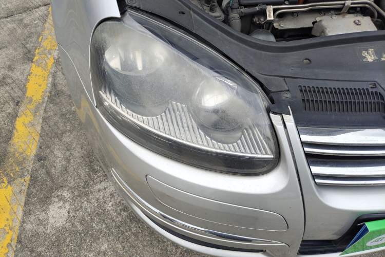 Used Volkswagen Sagitar 2011 1.4 TSI Automatic Tech Model Right Front Headlight