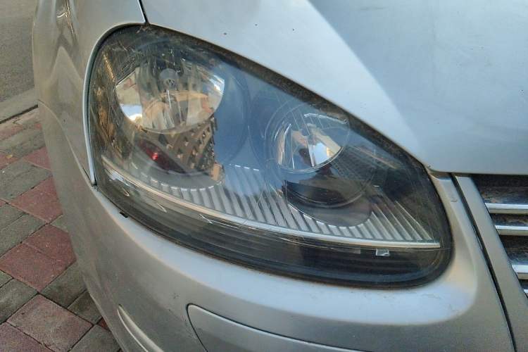 Used Volkswagen Sagitar 2011 1.4 TSI Manual Tech Model Right Front Headlight