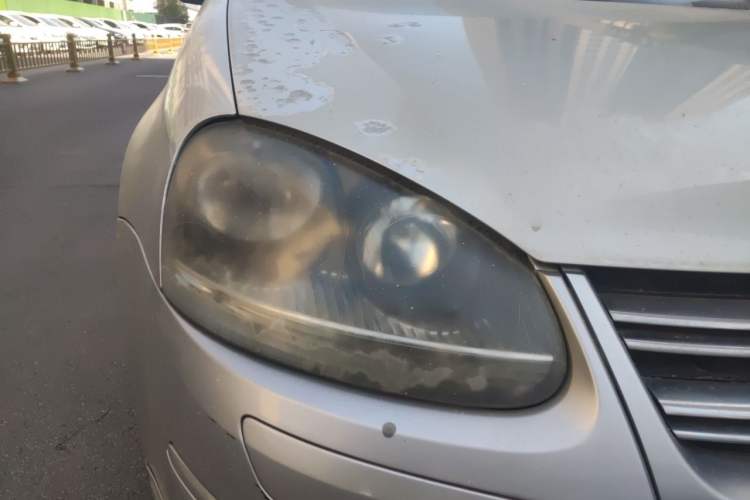 Used Volkswagen Sagitar 2011 1.4 TSI Manual Luxury Edition Right Front Headlight