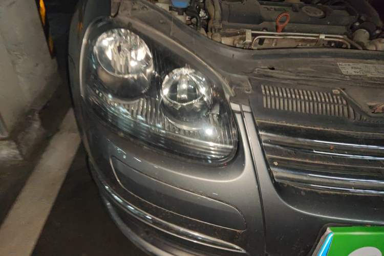 Used Volkswagen Sagitar 2011 1.4 TSI Automatic Luxury Edition Right Front Headlight