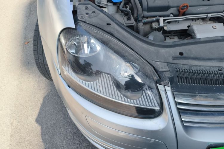 Used Volkswagen Sagitar 2011 1.4 TSI Manual Tech Model Right Front Headlight