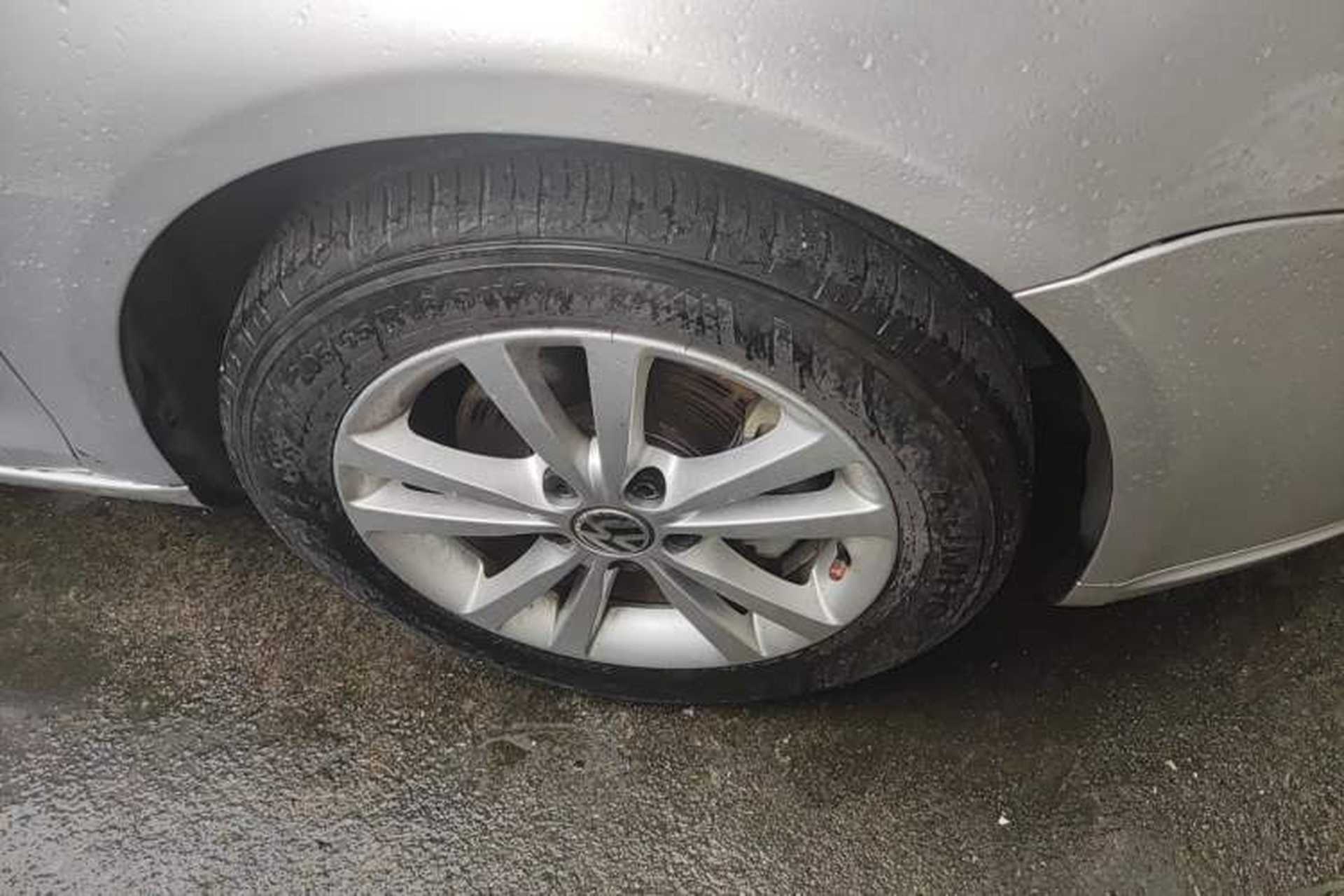Used Volkswagen Sagitar 2011 1.6L Automatic Special Edition Right Front Wheel Hub