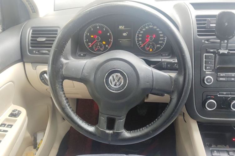 Used Volkswagen Sagitar 2011 1.6L Manual Comfort Version Steering Wheel