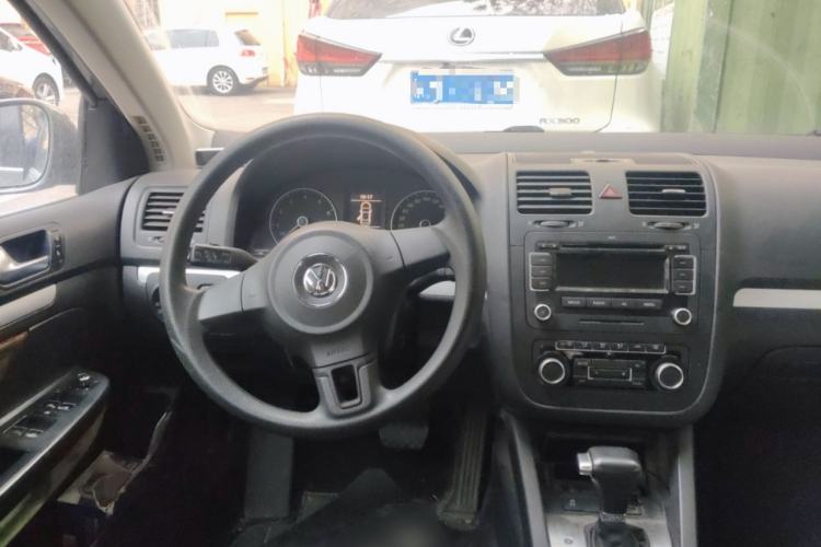 Used Volkswagen Sagitar 2011 1.4 TSI Automatic Tech Model Steering Wheel