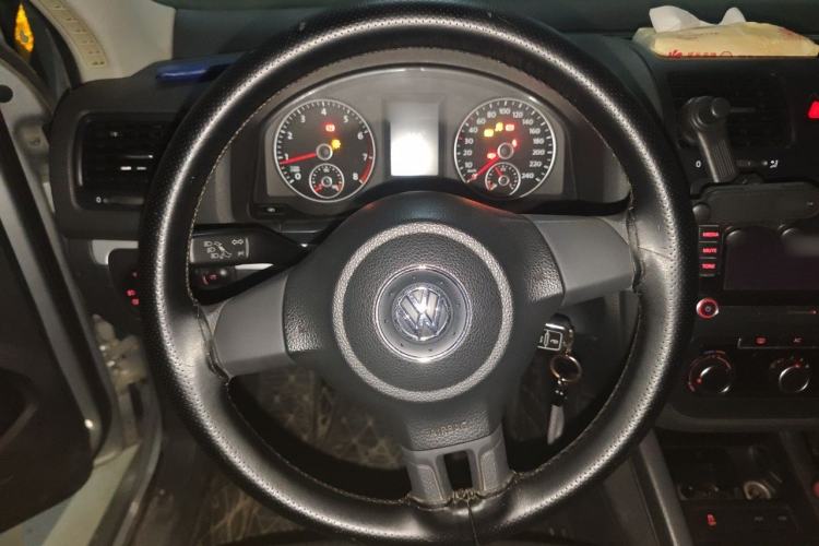 Used Volkswagen Sagitar 2011 1.6L Manual Fashion Edition Steering Wheel