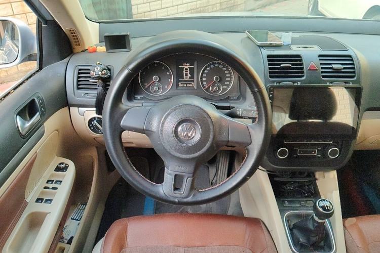 Used Volkswagen Sagitar 2011 1.4 TSI Manual Tech Model Steering Wheel