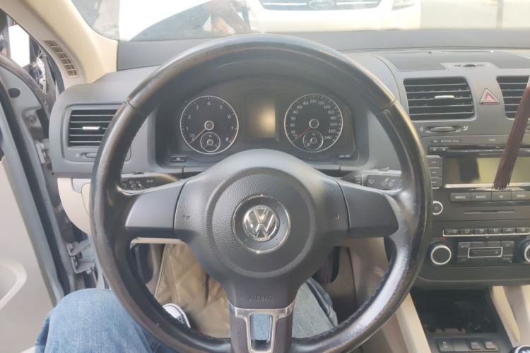 Used Volkswagen Sagitar 2011 1.4 TSI Manual Luxury Edition Steering Wheel