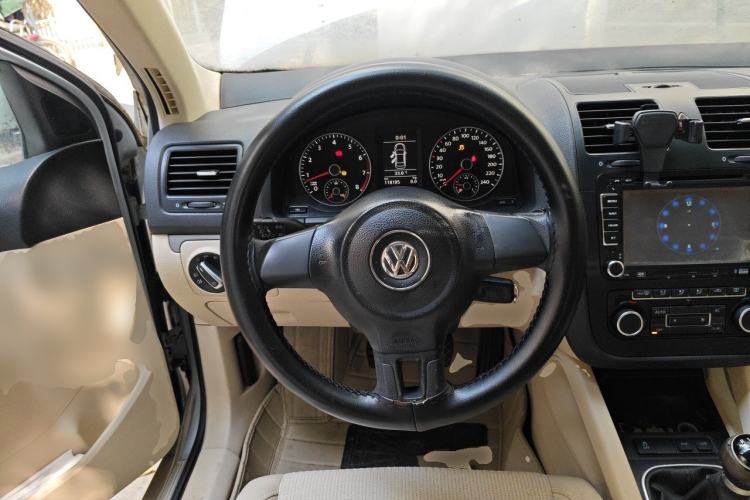 Used Volkswagen Sagitar 2011 1.4 TSI Manual Tech Model Steering Wheel