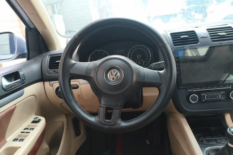 Used Volkswagen Sagitar 2011 1.4 TSI Manual Tech Model Steering Wheel