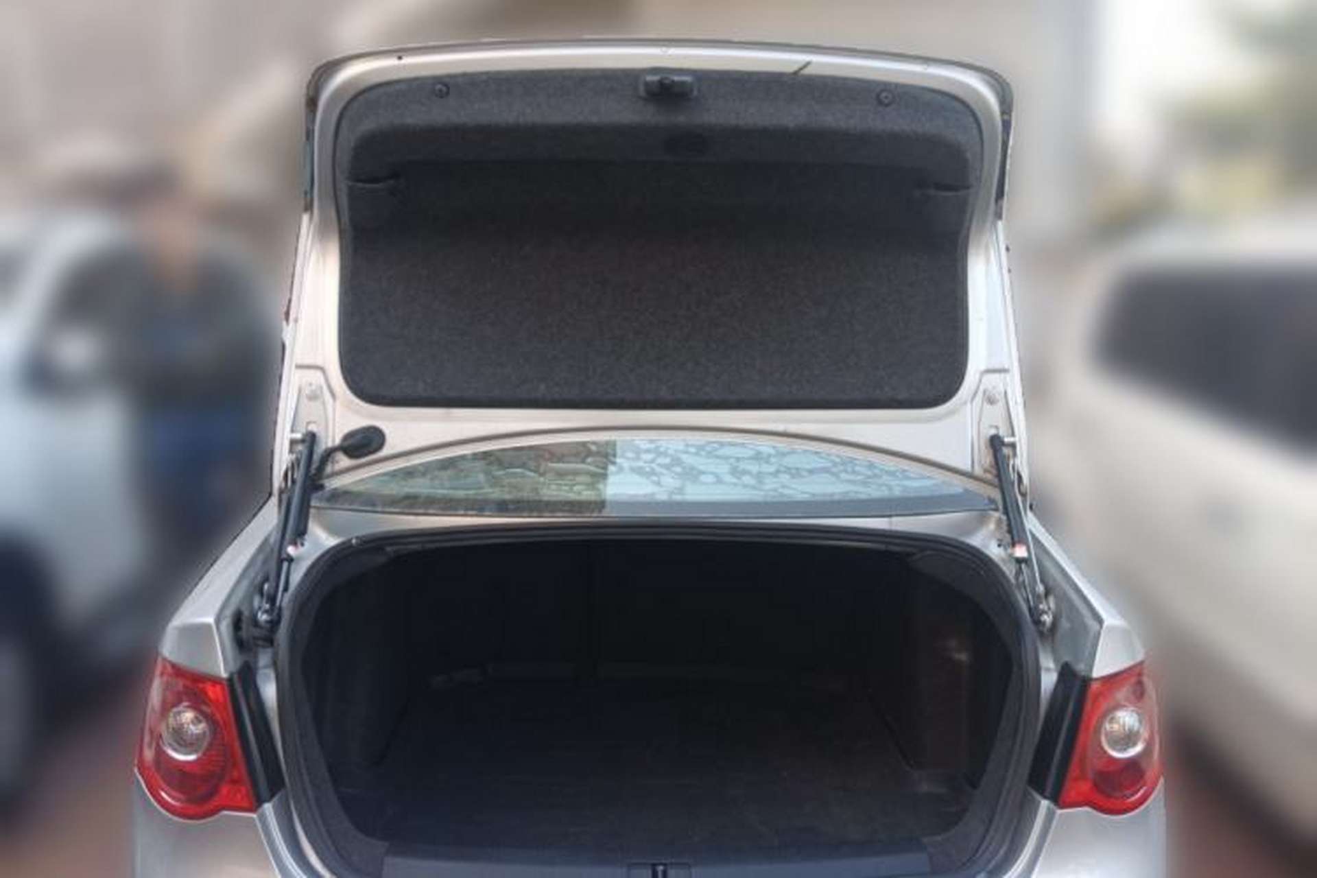 Used Volkswagen Sagitar 2011 1.6L Automatic Comfort Edition Trunk