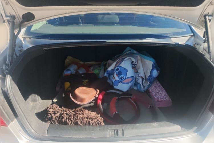 Used Volkswagen Sagitar 2011 1.6L Automatic Comfort Edition Trunk