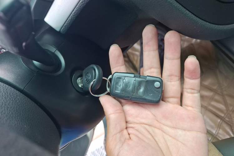 Used Volkswagen Sagitar 2011 1.4 TSI Automatic Tech Model Vehicle Key