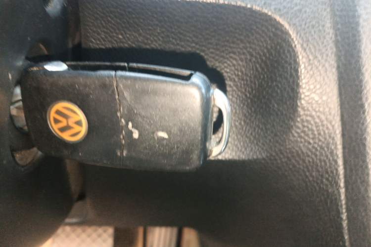 Used Volkswagen Sagitar 2011 1.6L Automatic Comfort Edition Vehicle Key
